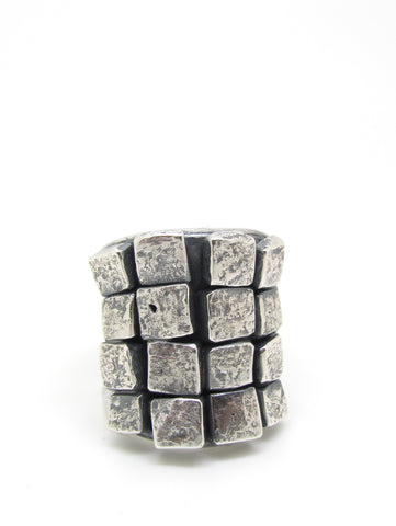 Hammered Cubes Shield Ring