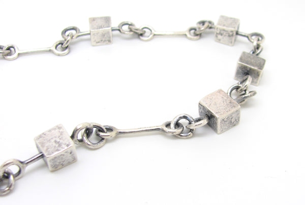 Short Cube Chain
