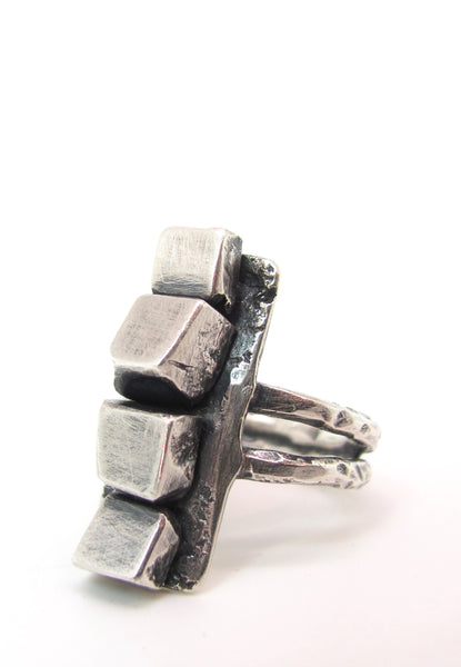 Hammered Cubes Shield Ring