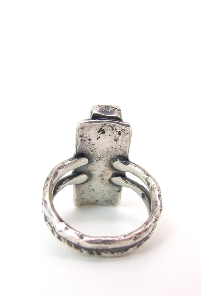 Hammered Cubes Shield Ring